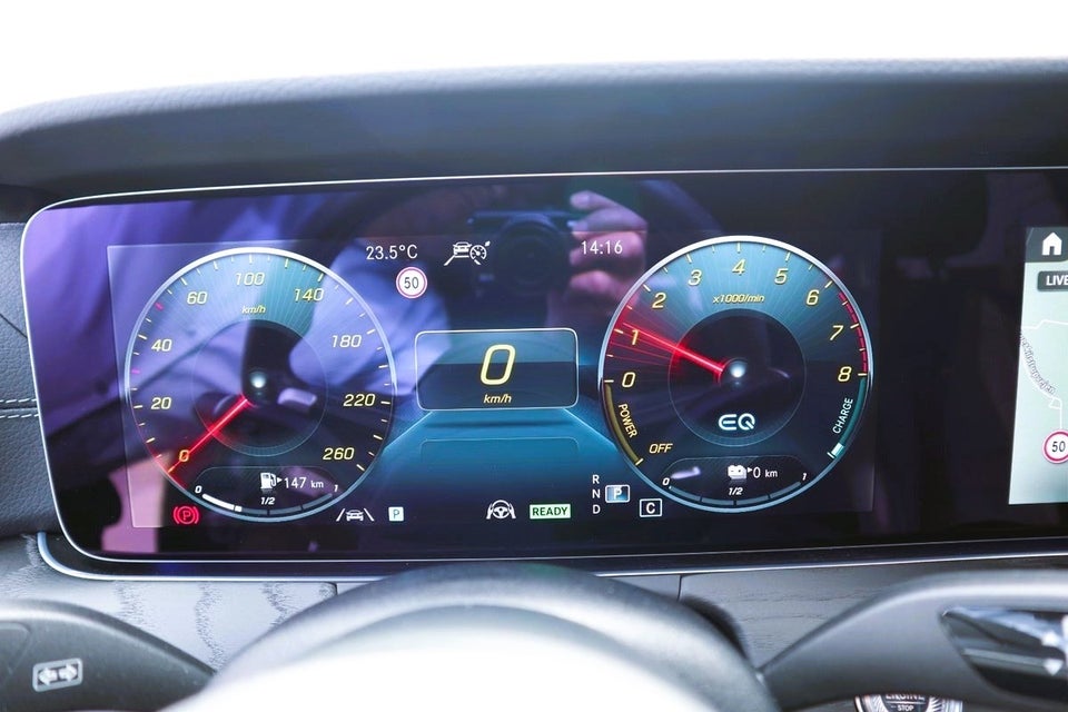 Mercedes E300 e 2,0 AMG Line stc. aut. 5d