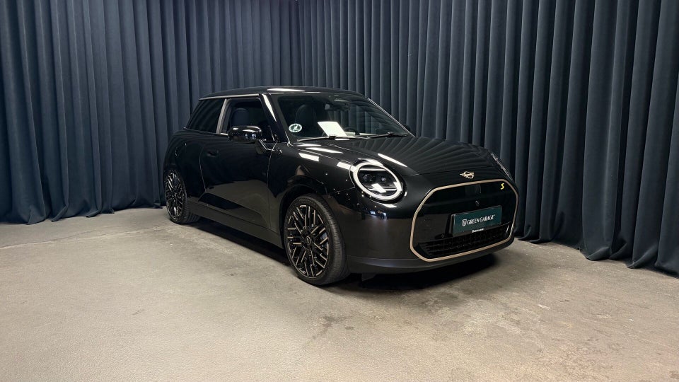 MINI Cooper SE Favoured Trim XL 3d