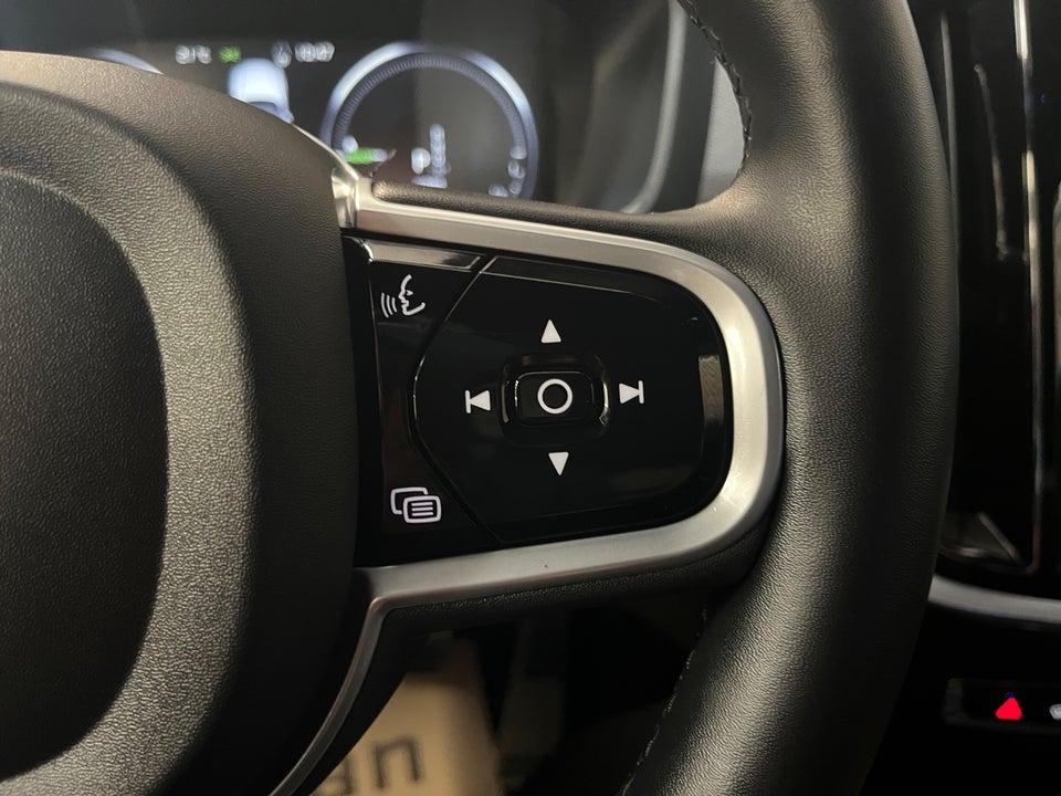 Volvo V60 2,0 T6 ReCharge R-Design aut. AWD 5d