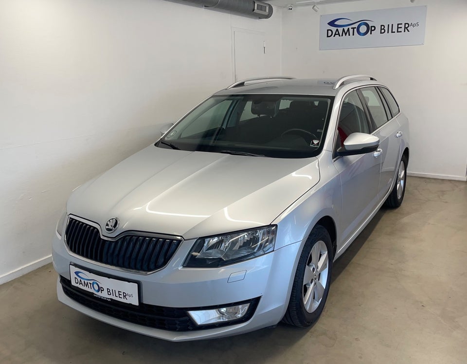 Skoda Octavia 1,6 TDi 105 Elegance Combi 5d