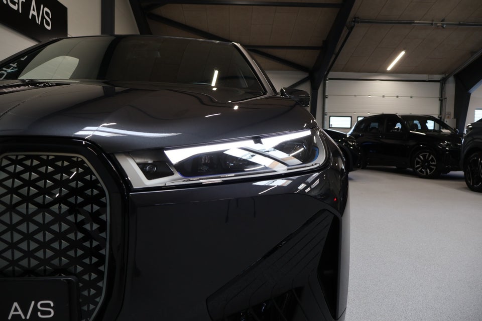 BMW iX xDrive40 Supercharged 5d