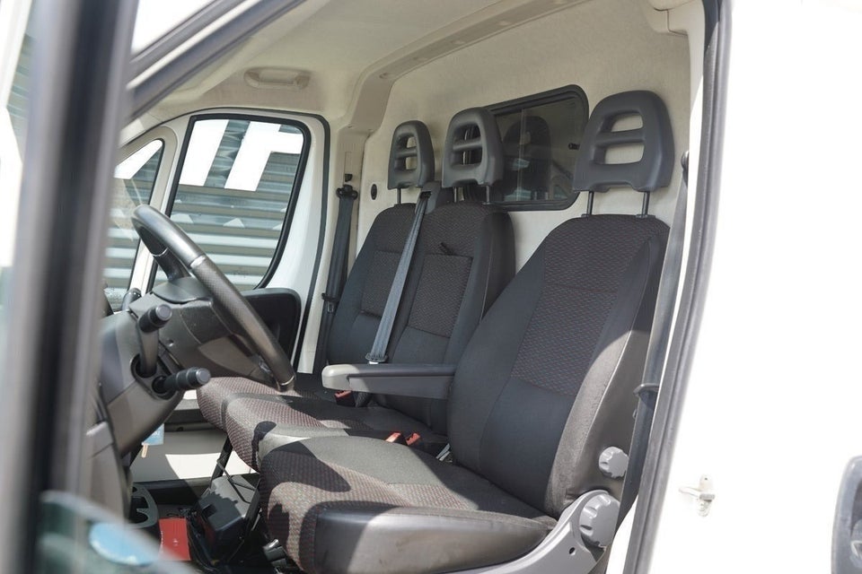 Peugeot Boxer 333 2,0 BlueHDi 130 L3H2 Premium+