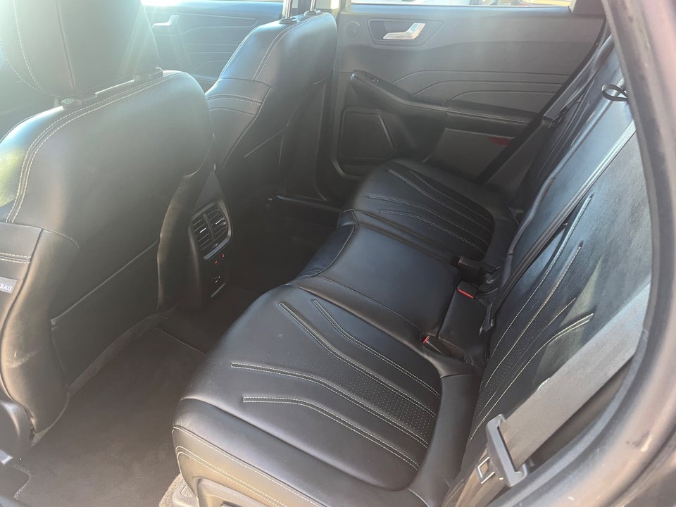 Ford Kuga 2,5 PHEV Vignale CVT 5d