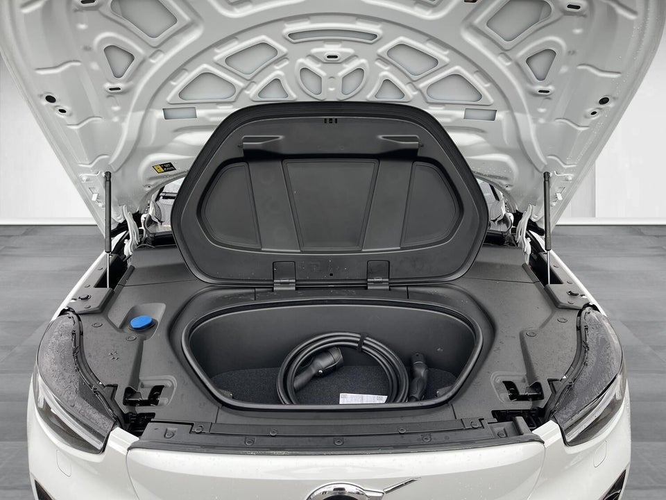 Volvo EX40 Extended Range Plus 5d