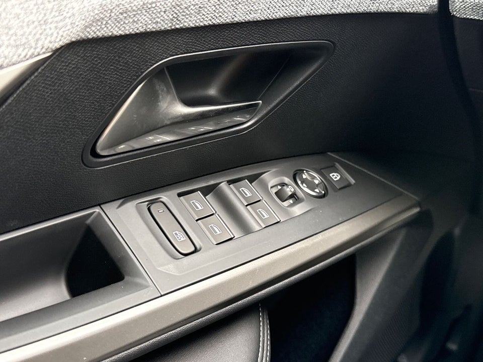 Peugeot e-5008 77 GT Pack 7prs 5d