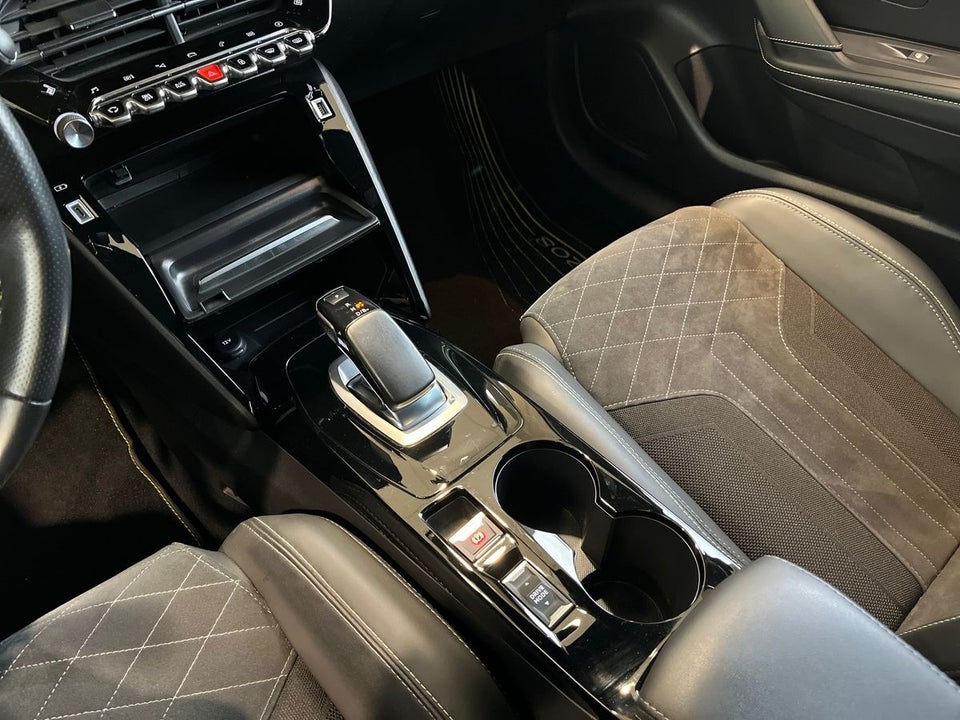 Peugeot e-208 50 GT Pack 5d