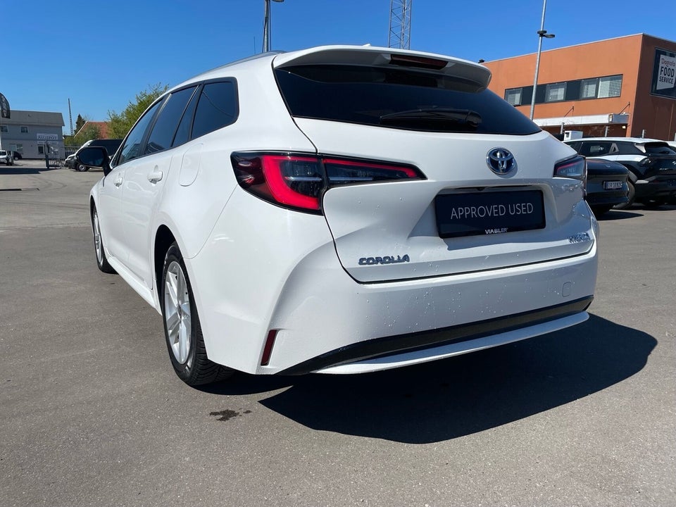 Toyota Corolla 1,8 Hybrid Active Smart Touring Sports MDS 5d