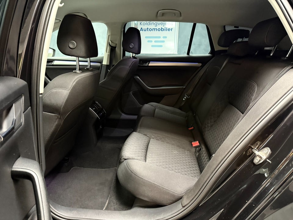 Skoda Superb 2,0 TDi 150 Ambition Combi 5d