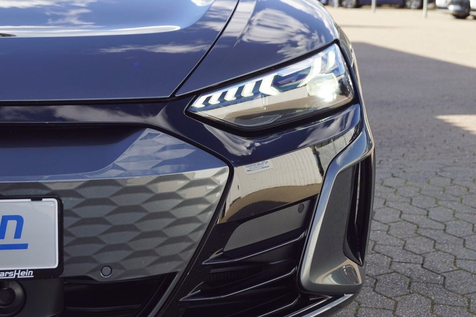 Audi e-tron GT quattro 4d