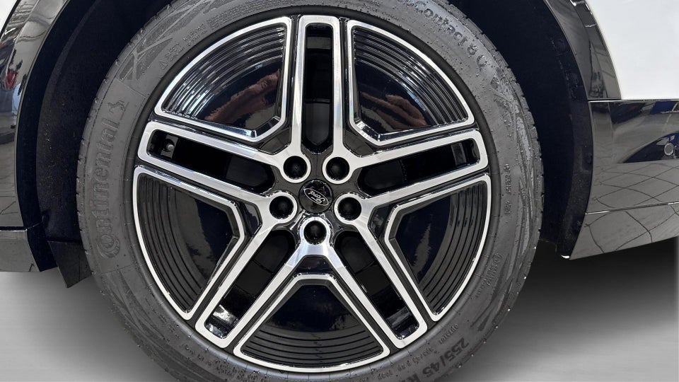 Ford Capri 82 Premium Extended Range 5d