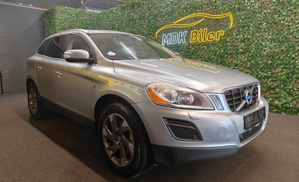 Volvo XC60 2,4 D5 215 Momentum aut. AWD 5d