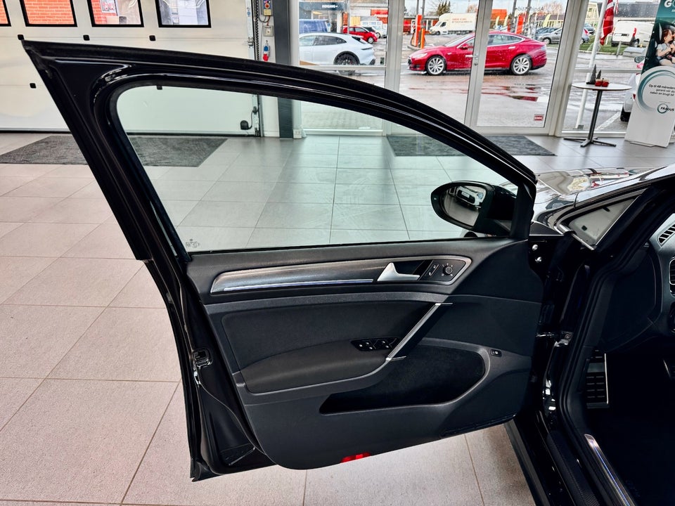 VW Golf VII 1,4 GTE DSG 5d