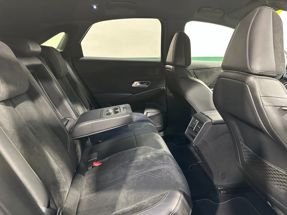 DS DS 7 CrossBack 1,6 E-Tense Performance Line EAT8 AWD 5d