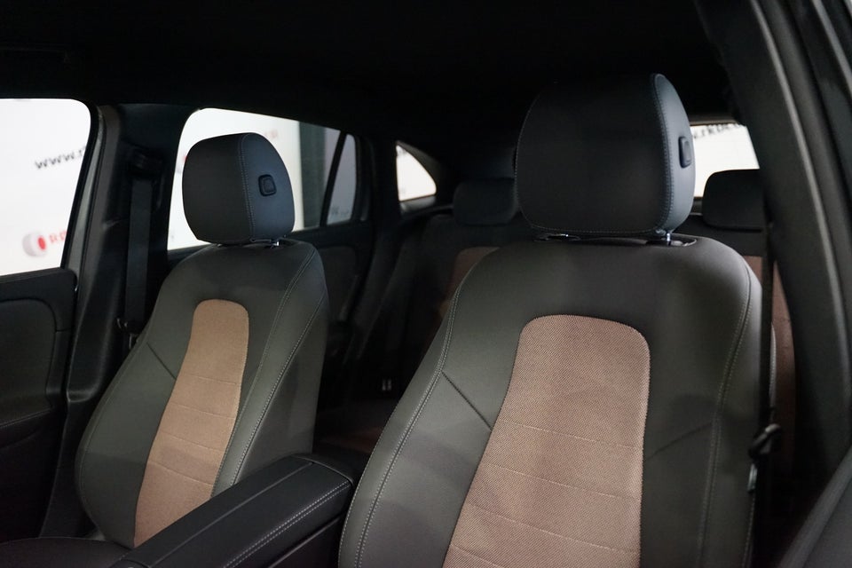 Mercedes EQA300 Electric Art 4Matic 5d