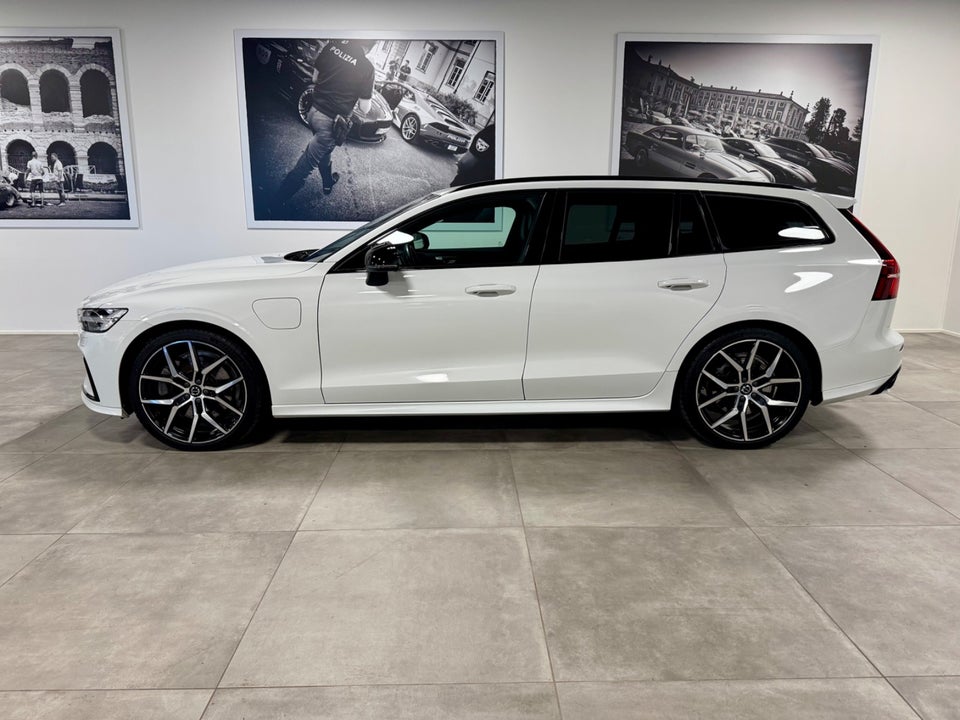 Volvo V60 2,0 T8 ReCharge R-Design aut. AWD 5d