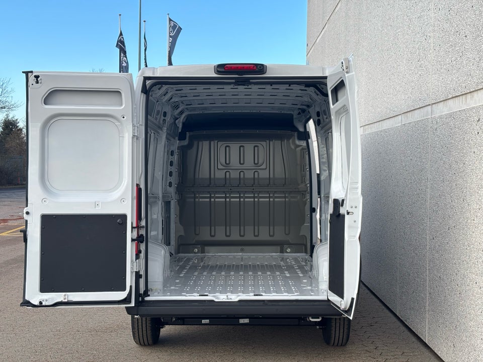 Fiat Ducato 35 Maxi 2,2 MJT 180 Kassevogn L3H2 Pro+ aut.