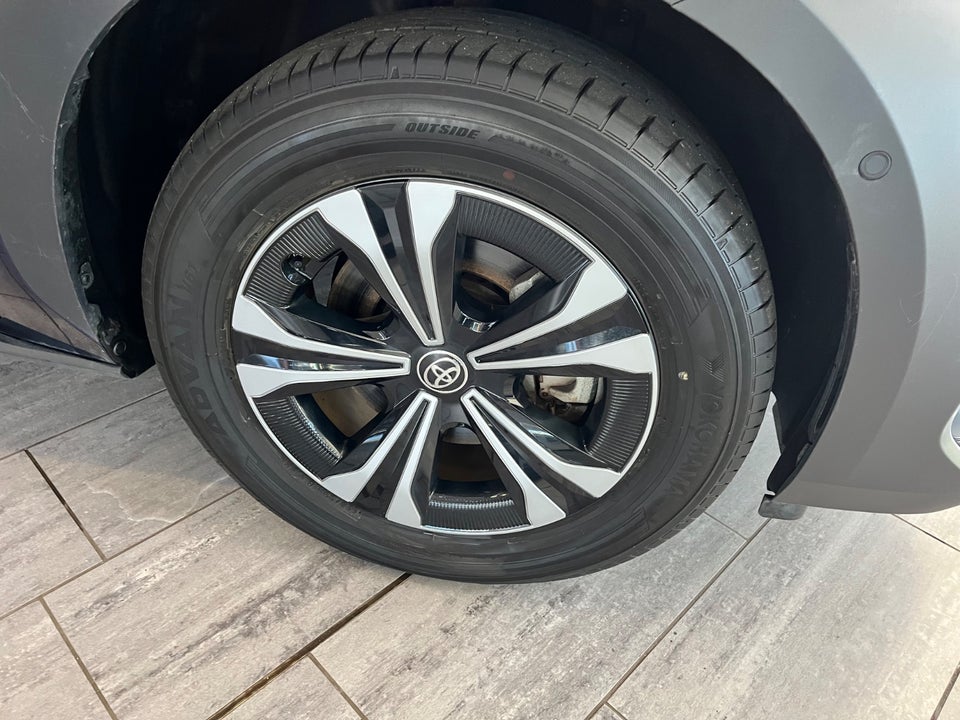 Toyota bZ4X Executive 5d