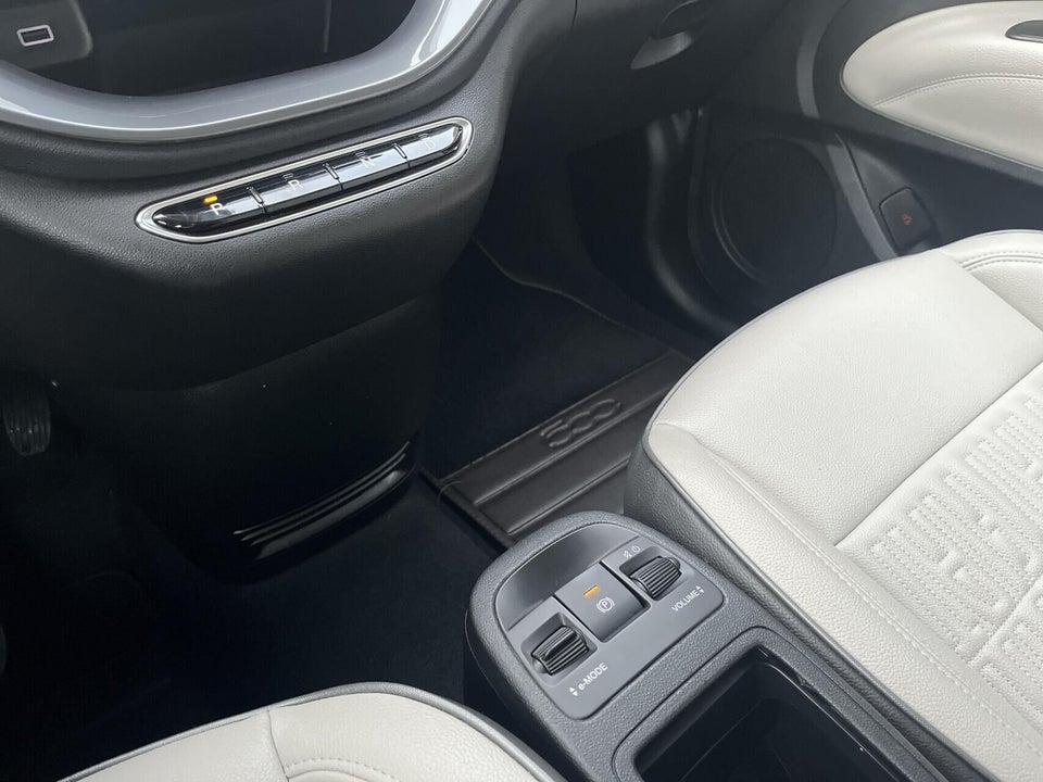 Fiat 500e 42 la Prima 3+1 4d