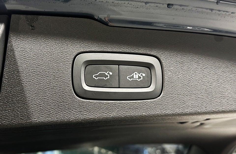 Volvo V60 2,0 T6 ReCharge Plus Dark aut. AWD 5d