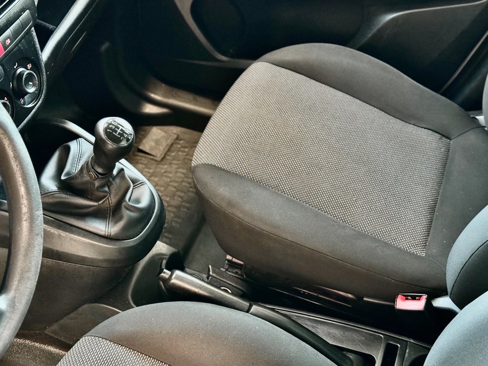 Fiat Doblò Cargo 1,3 MJT Basic L2 4d