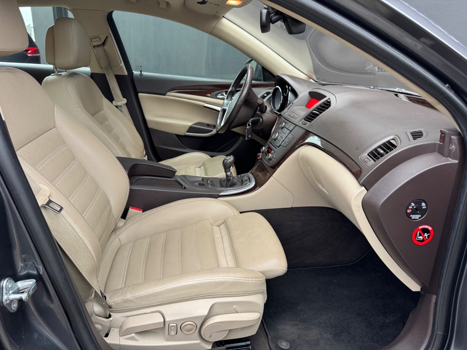 Opel Insignia 1,6 T 180 Cosmo 5d