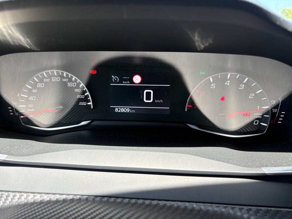 Peugeot 208 1,2 PureTech 100 Allure 5d