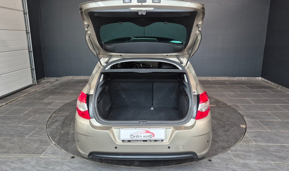 Citroën C4 1,6 e-HDi 112 Seduction E6G 5d