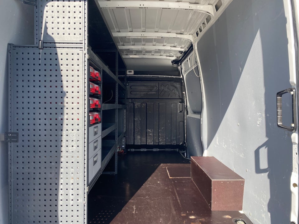 Iveco Daily 3,0 35S18 12m³ Van AG8