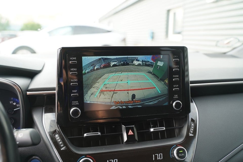 Toyota Corolla 1,8 Hybrid Premium Smart Design MDS 5d