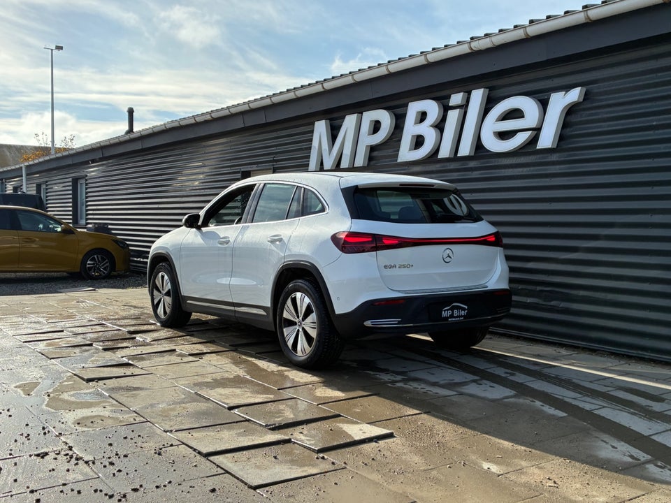 Mercedes EQA250+ Progressive 5d