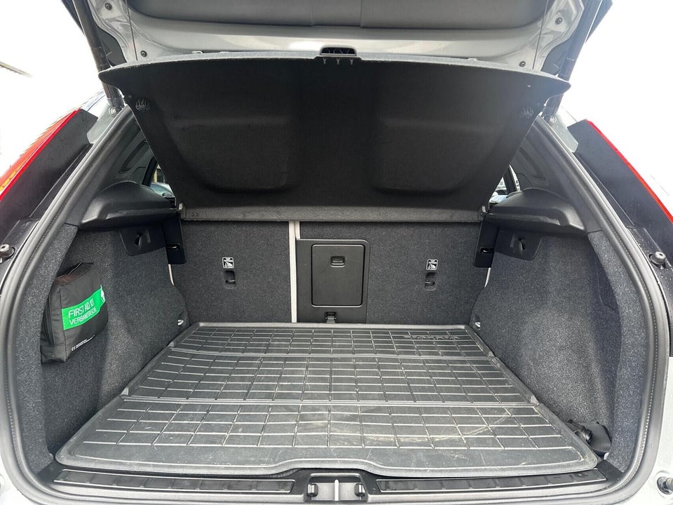 Volvo XC40 ReCharge Extended Range Plus 5d