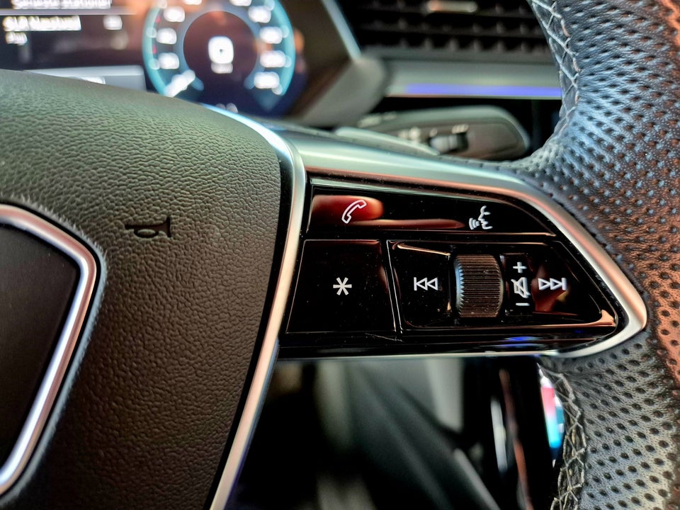 Audi e-tron 55 S-line Sportback quattro 5d