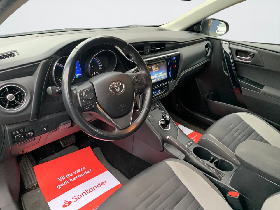 Toyota Auris 1,8 Hybrid Style Touring Sports CVT 5d