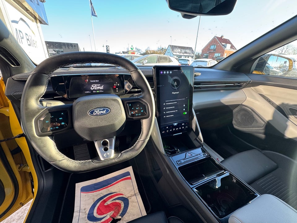 Ford Capri 82 Premium Extended Range 5d