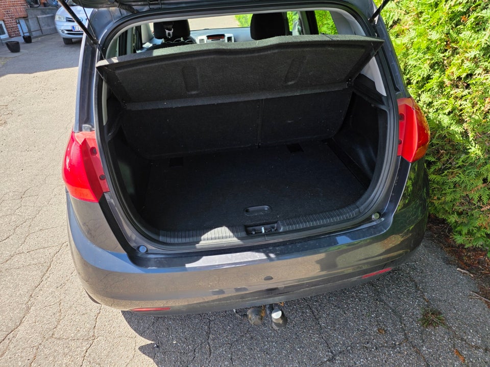 Kia Venga 1,4 CVVT Active 5d