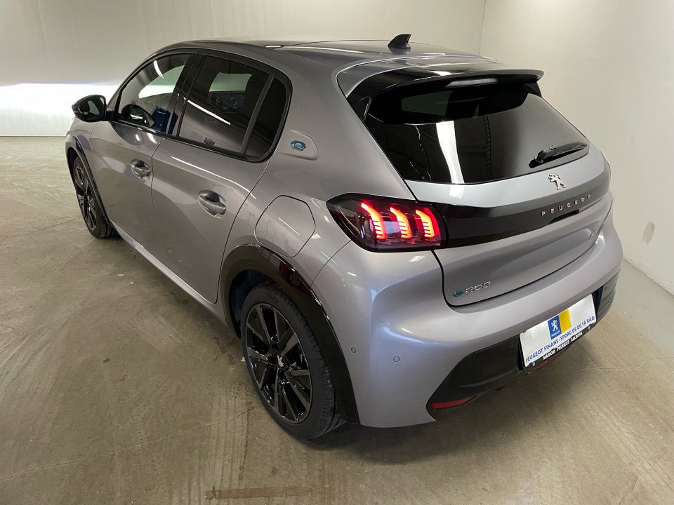 Peugeot e-208 50 GT Sky 5d