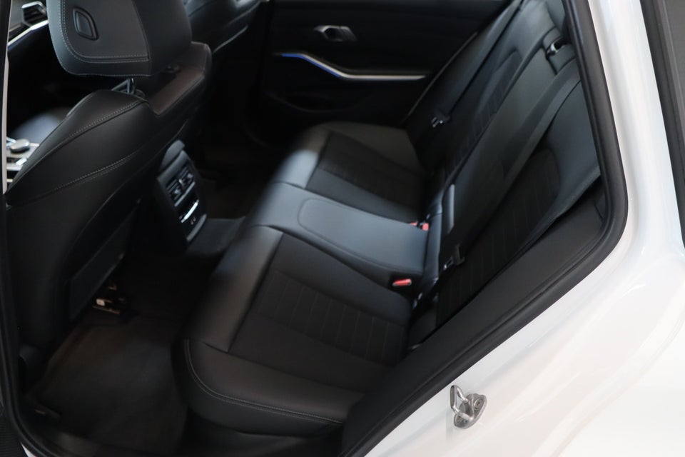 BMW 330e 2,0 Touring Sport Line aut. 5d