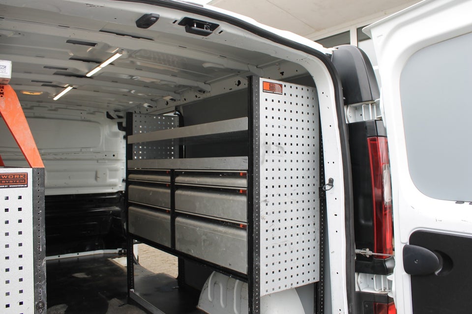 Renault Trafic T29 2,0 dCi 120 L2H1