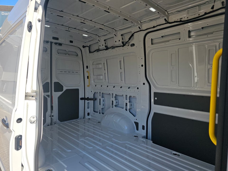 MAN TGE 2,0 3.160 Kassevogn L3H3 aut. RWD