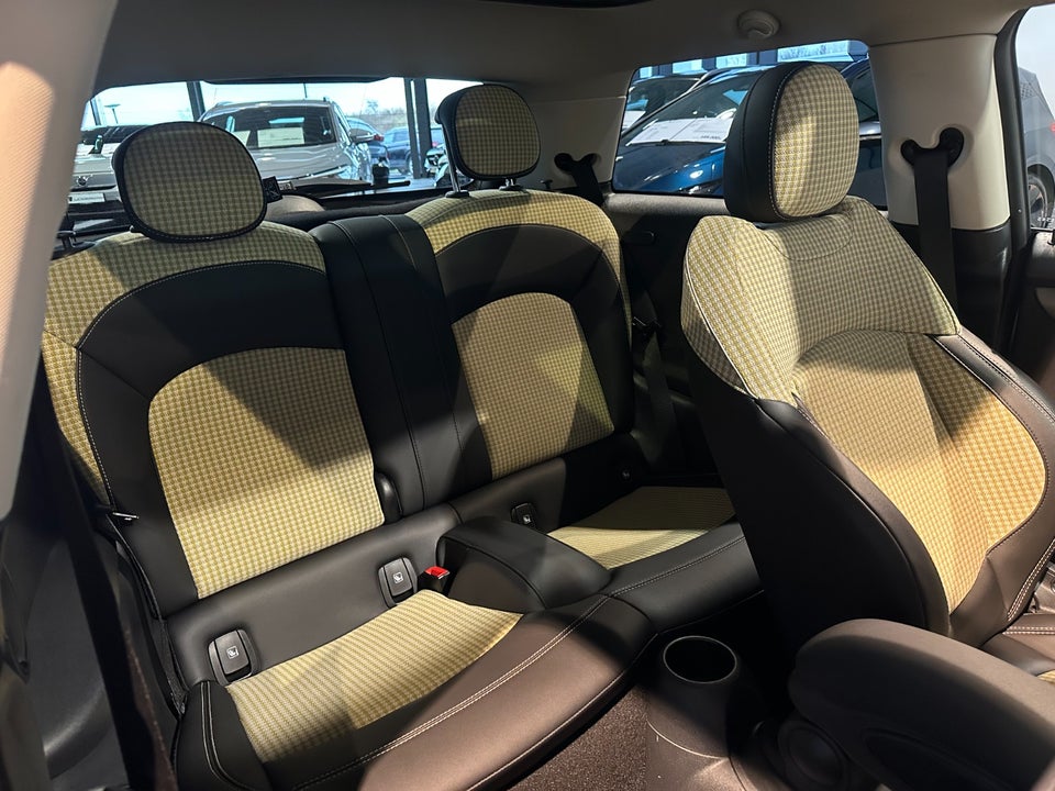 MINI Cooper SE Classic Trim 3d