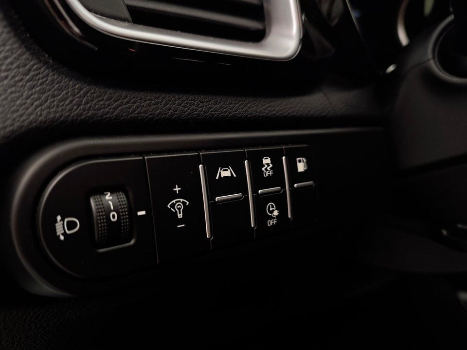 Kia Ceed 1,6 PHEV Prestige SW DCT 5d