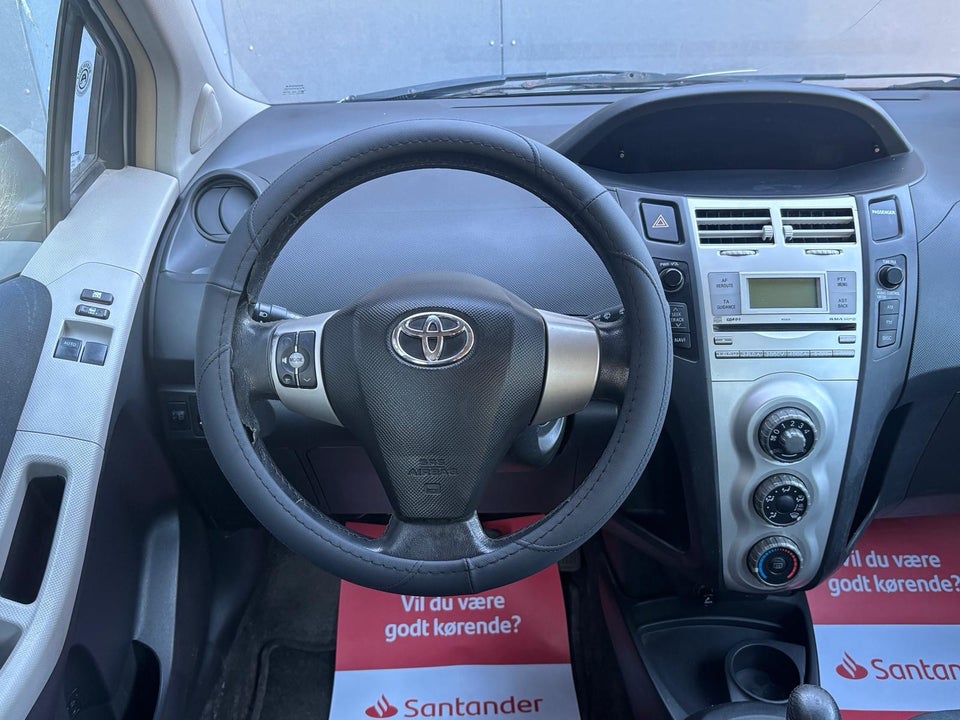 Toyota Yaris 1,3 Luna M/M 5d