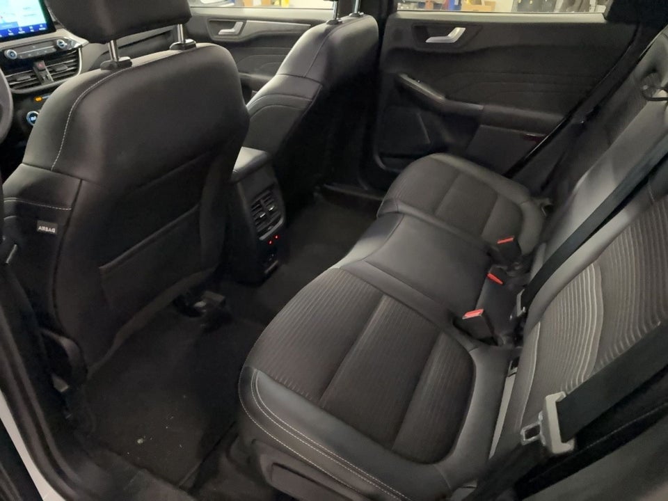 Ford Kuga 2,5 HEV Titanium X CVT 5d