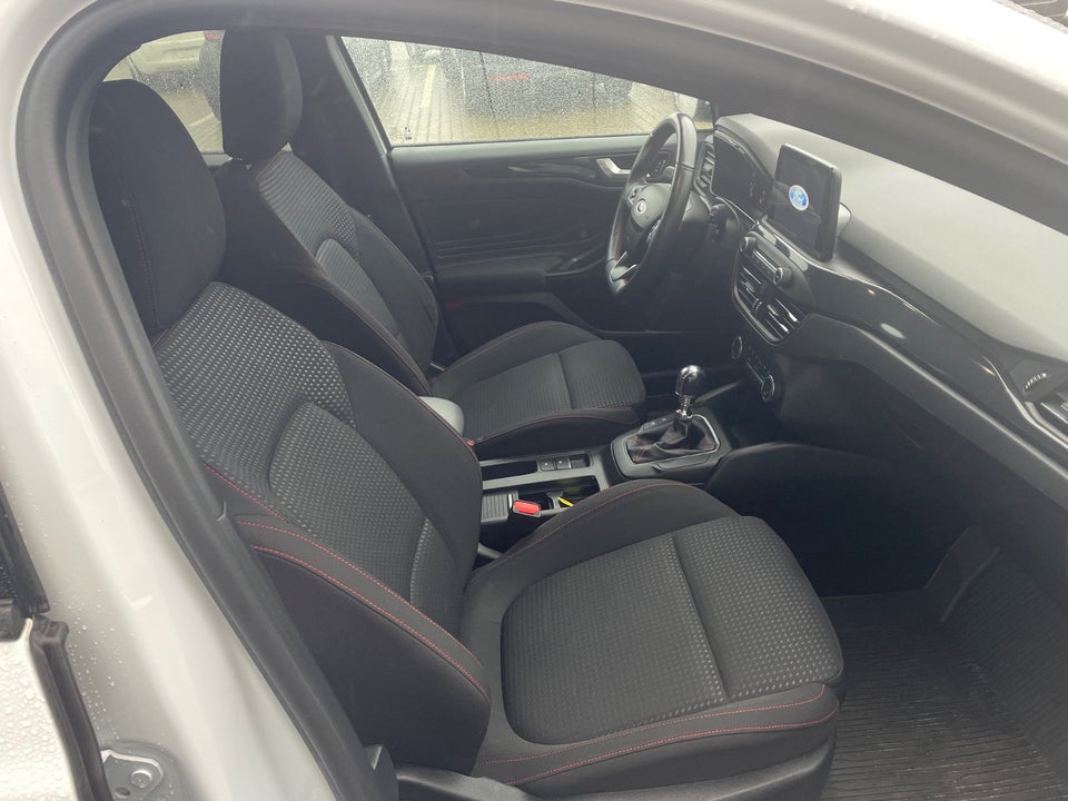 Ford Focus 1,0 EcoBoost ST-Line 5d