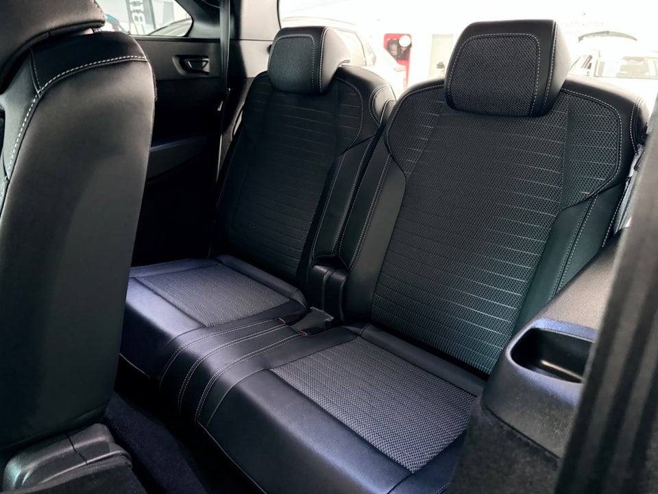Peugeot e-5008 77 GT Pack 7prs 5d