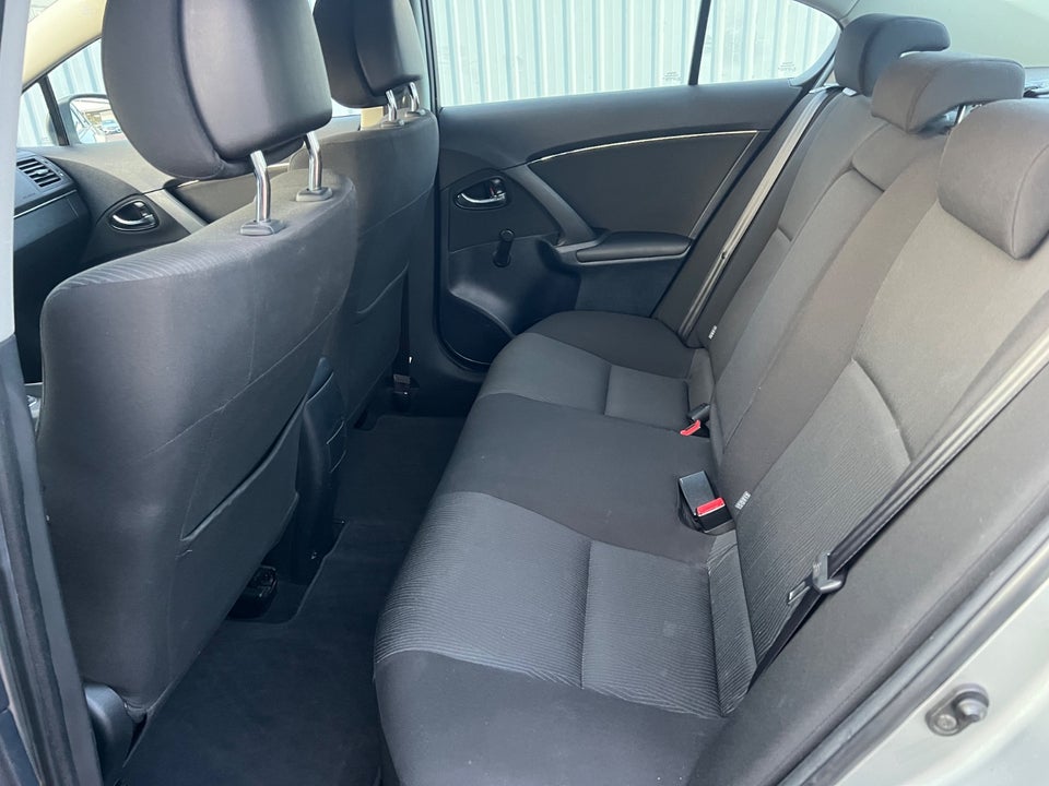 Toyota Avensis 1,6 VVT-i T1 4d