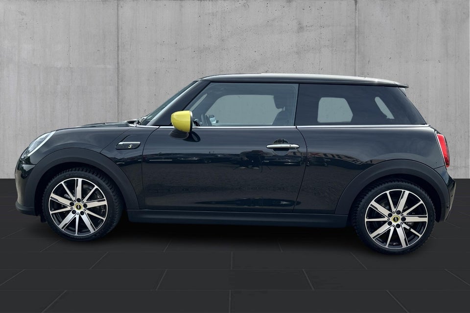 MINI Cooper SE Essential 3d