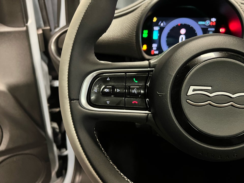 Fiat 500e 42 la Prima by Bocelli 3d