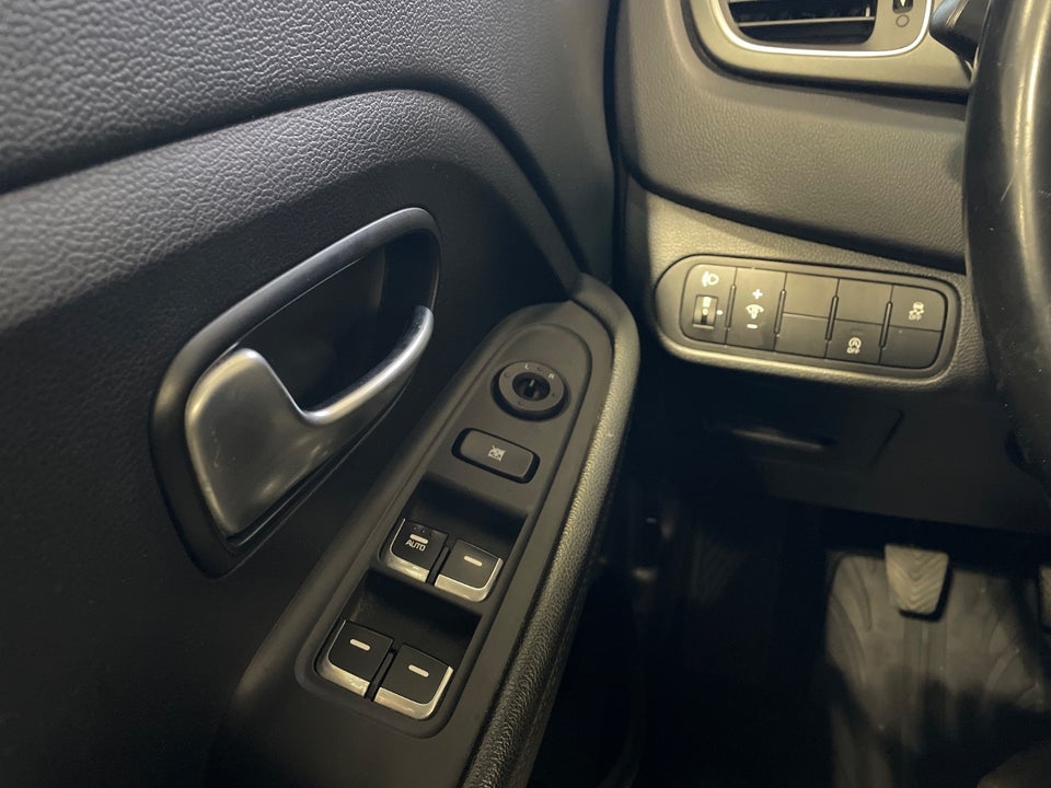 Kia Carens 1,7 CRDi 115 Attraction 7prs 5d