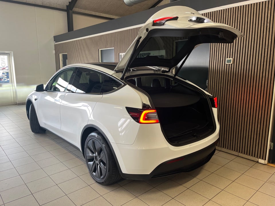 Tesla Model Y Long Range RWD 5d